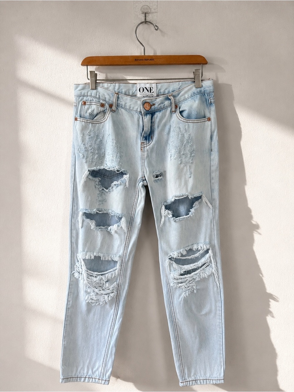 ONE by One Teaspoon Awesome Baggies Distressed Jeans Size 27 Light Wash Low Rise